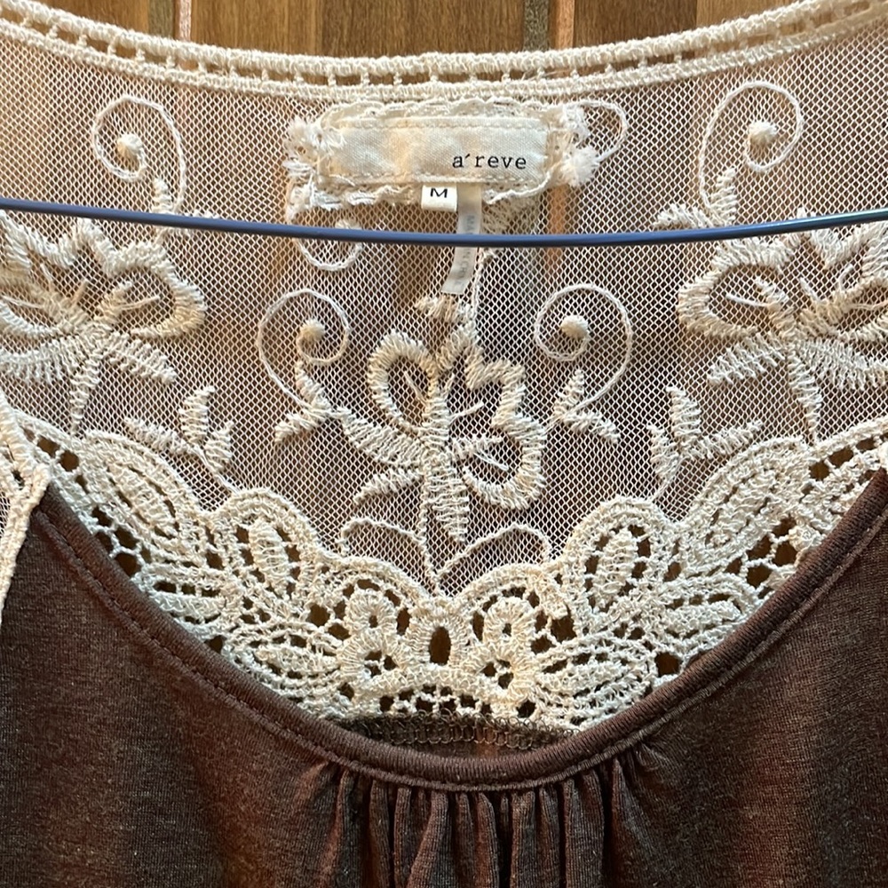 Ladies top - Picture 2 of 3